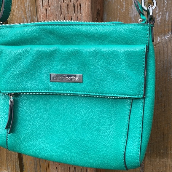 Liz Claiborne Aquamarine turquoise zippered purse, handbag, tote. - Picture 4 of 6